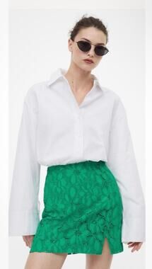 H&M Lace Mini Skirt Bold Green High Waisted With Slit Skirt Size 2 NWT Floral